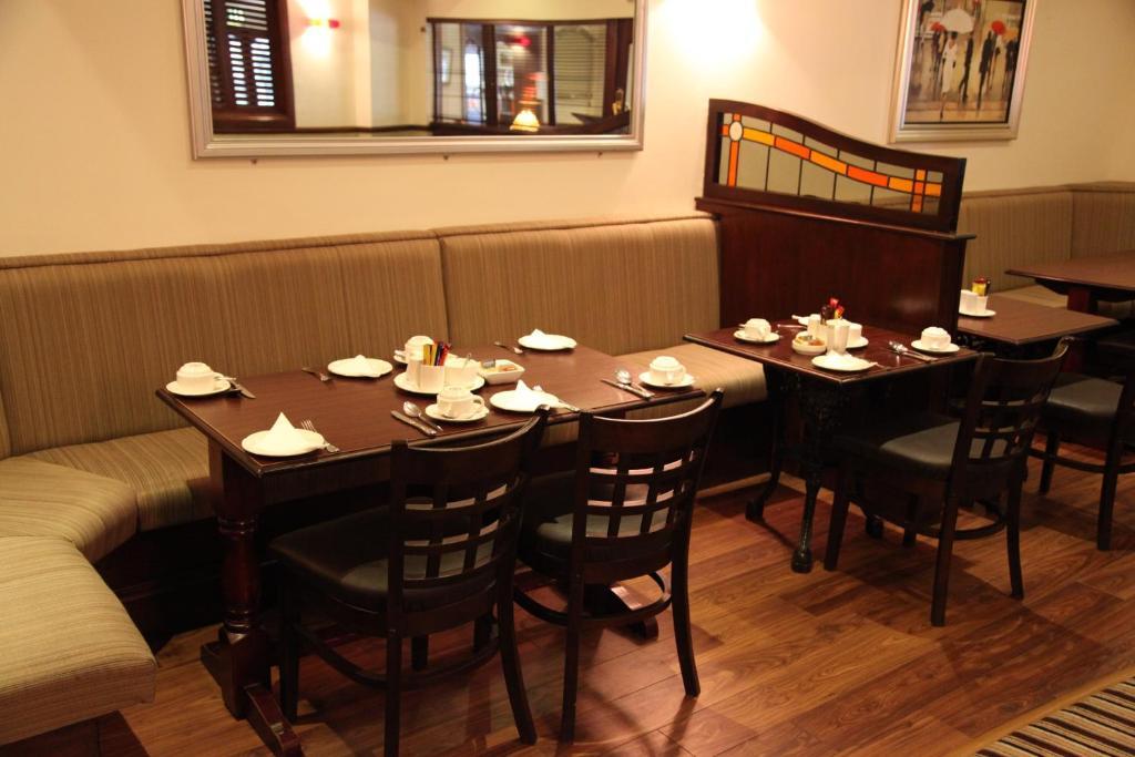 Dalton Inn Hotel Claremorris Esterno foto