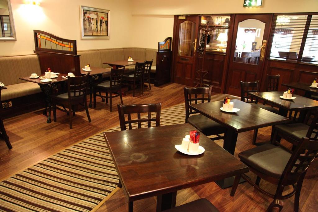Dalton Inn Hotel Claremorris Esterno foto