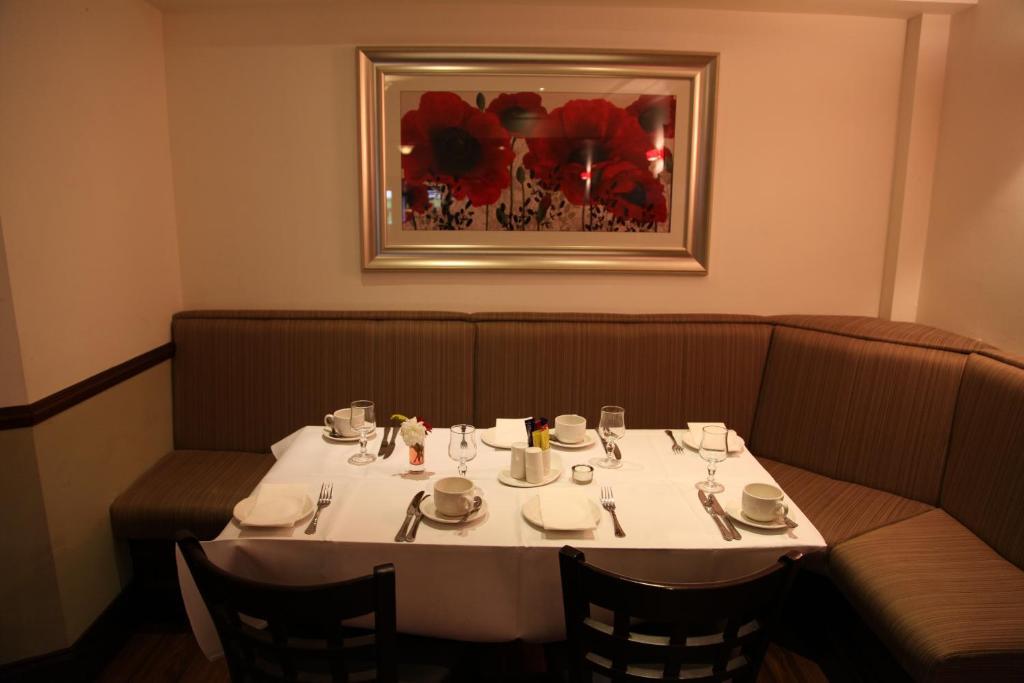 Dalton Inn Hotel Claremorris Esterno foto